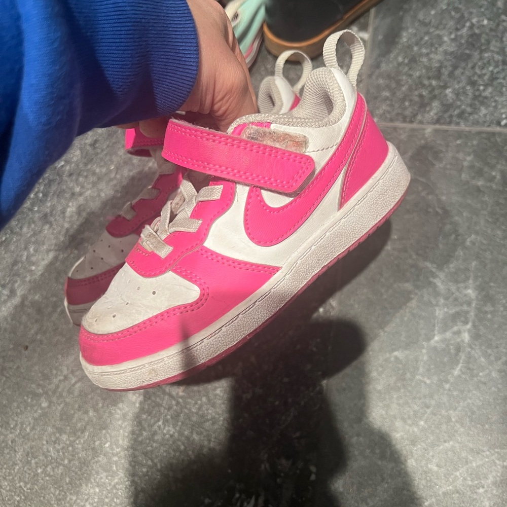 Nike Kids Sneakers in Pink and White